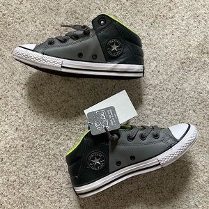 Converse CTAS Axel Mid Top Sneaker No Lace